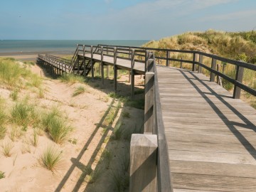 Wenduine - De Haan - construction d'escalier en bois dans les dunes